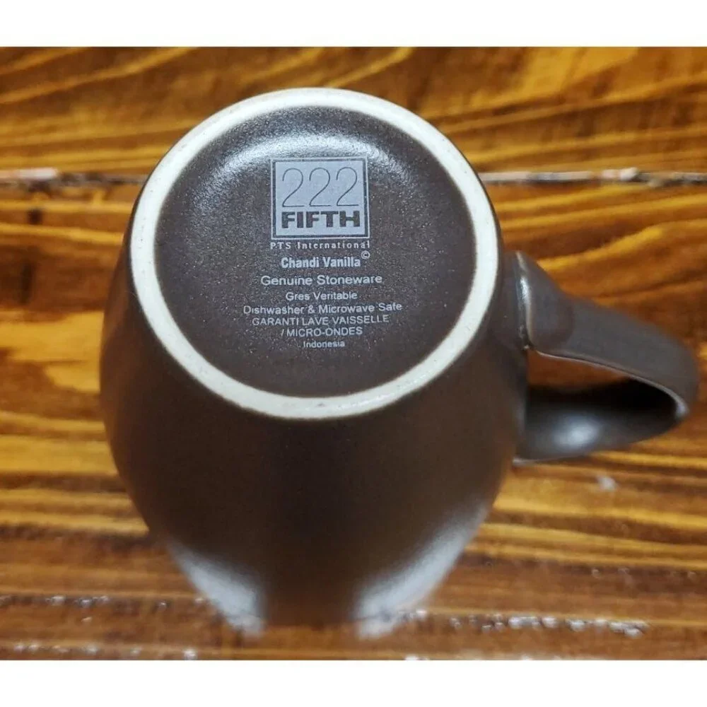 222 Fifth CHANDI Vanille Excellent Condition Brown Stylized Coffee Mug Tea Cup